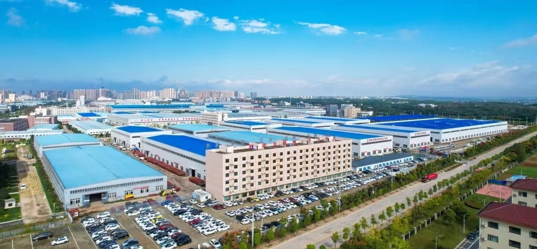 高新区解剖“麻雀”引导专汽行业提振信心—高新区党工委书记、管委会主任郭晓东莅临凯力专汽检查指导工作