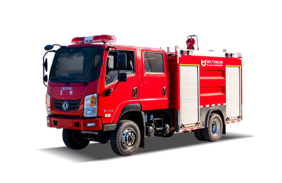随专四驱水罐消防车