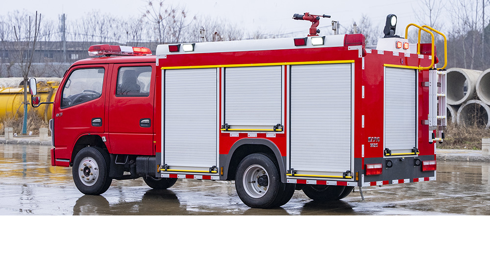 东风小多利卡内藏水罐消防车图4