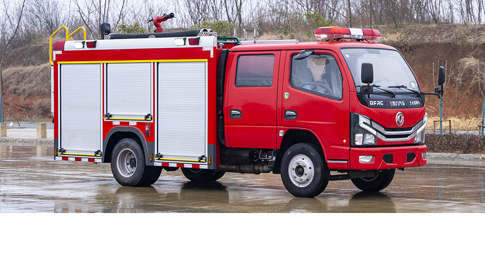 东风小多利卡内藏水罐消防车图6