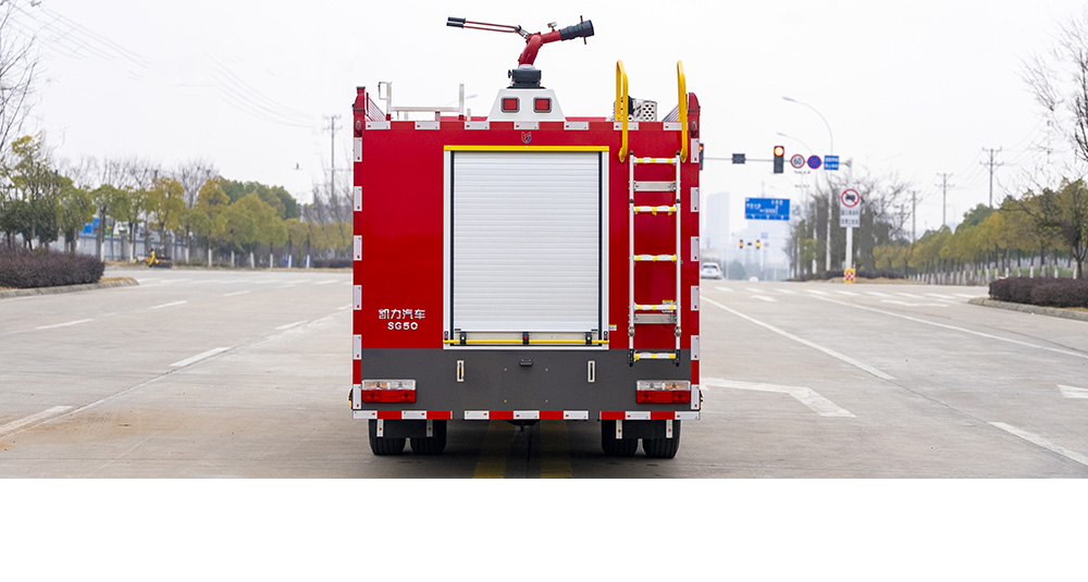 东风大多利卡外露水罐消防车图3
