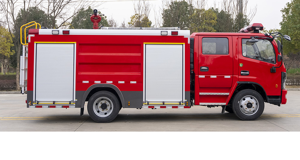 东风大多利卡外露水罐消防车图8