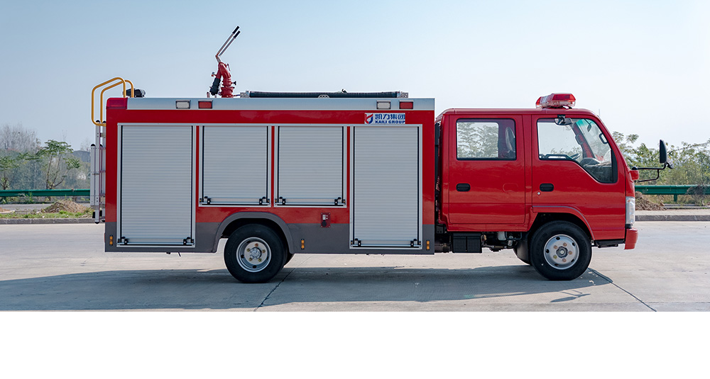 五十铃700P内藏水罐消防车图1