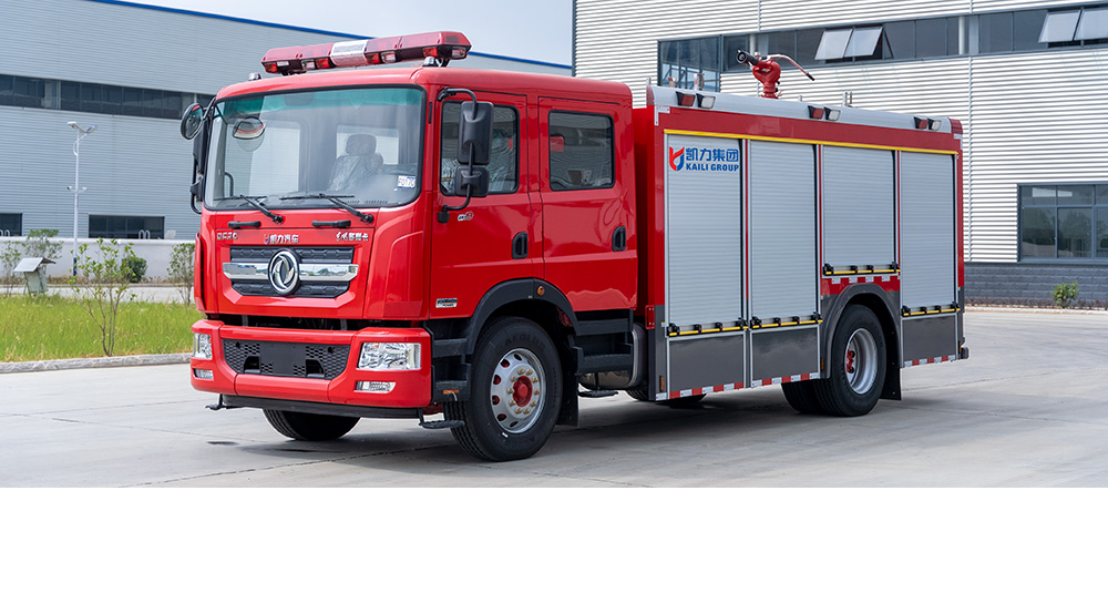 东风D9内藏水罐消防车图4