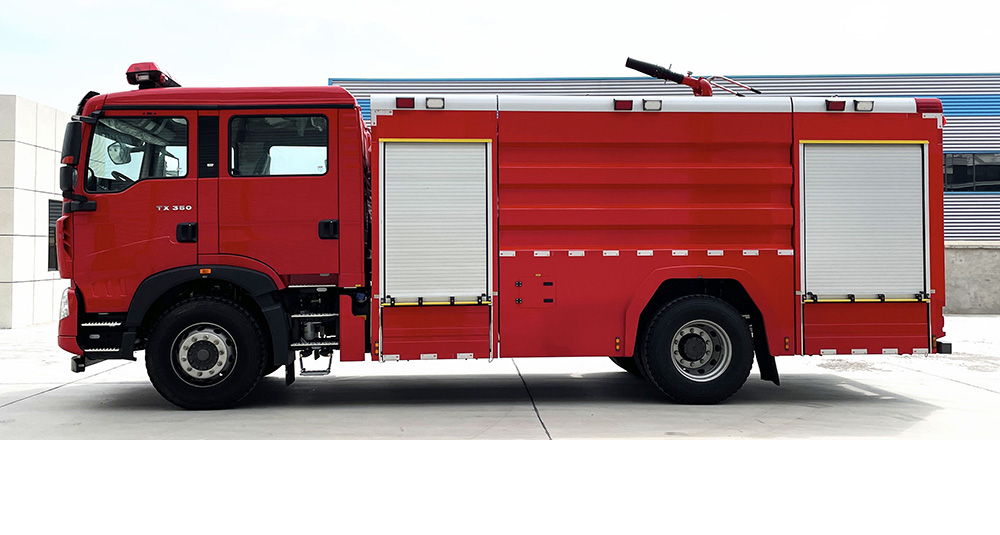 豪沃单桥泡沫消防车图5