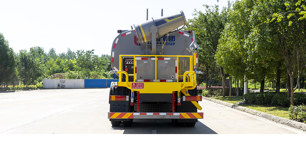 华神T5后双桥绿化喷洒车图8