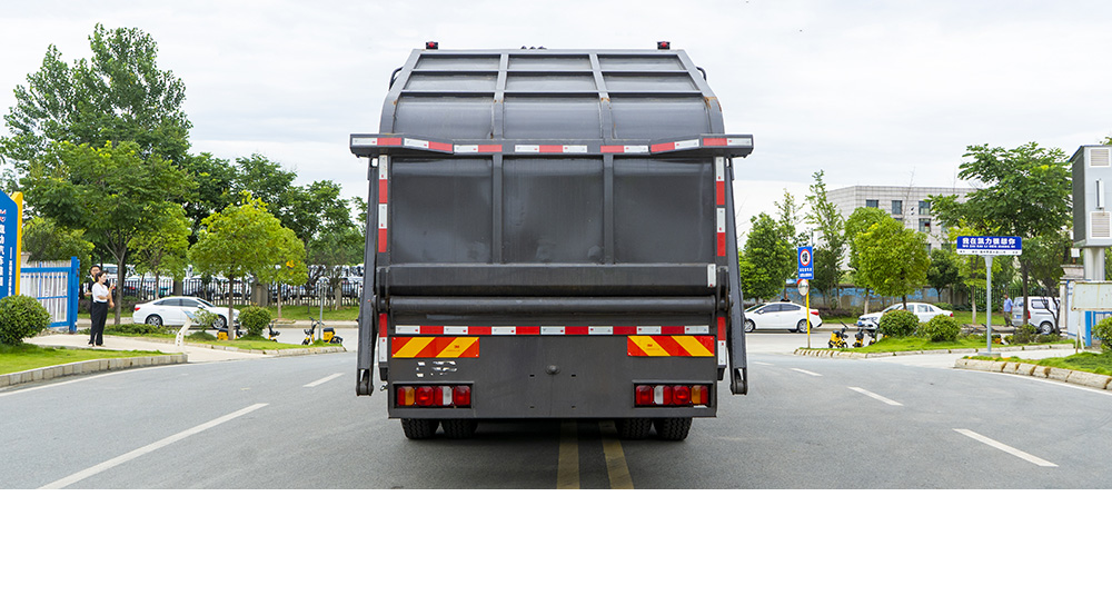 重汽前四后八压缩式垃圾车图8