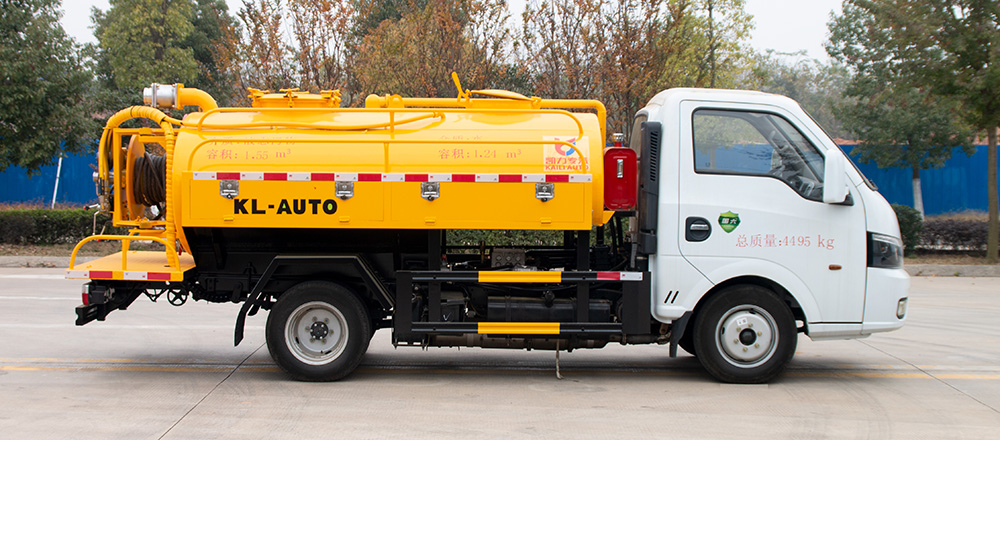 东风途逸清洗吸污车图3