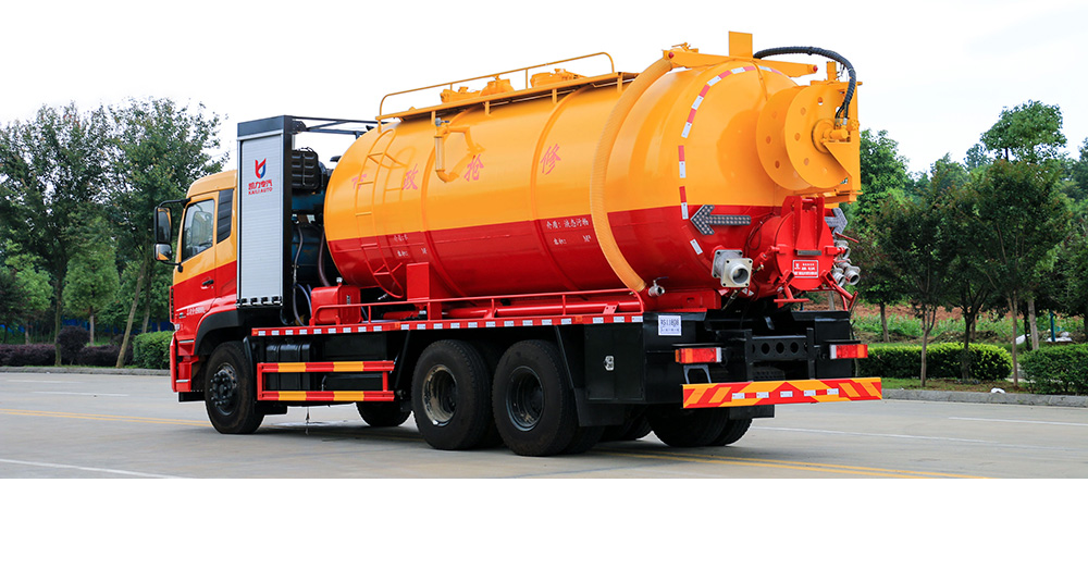 东风天龙清洗吸污车图4