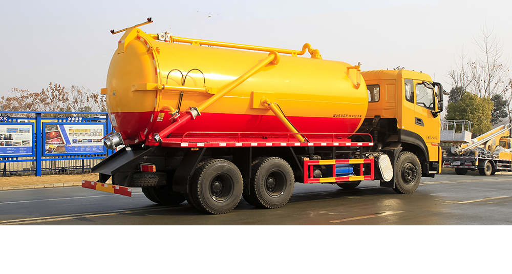 东风天龙后八轮吸污车图5