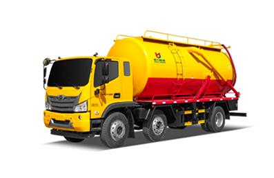 福田小三轴吸污车