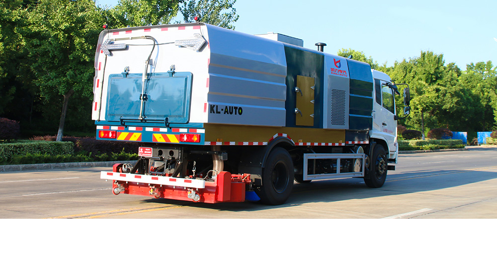 天锦后置吸尘车图6