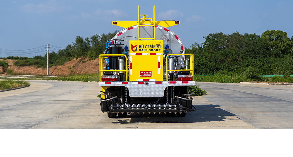 东风D7沥青洒布车图8