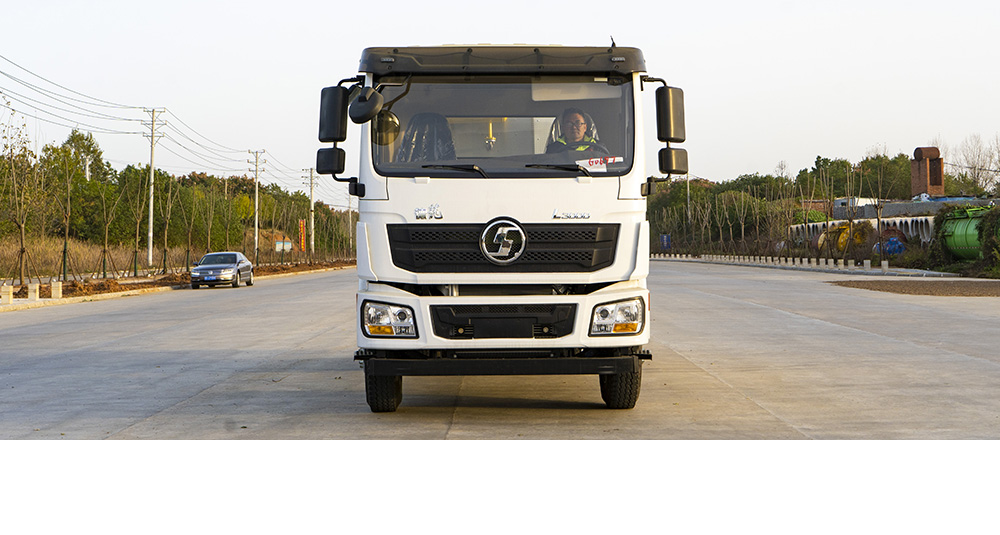 陕汽德龙沥青洒布车图6