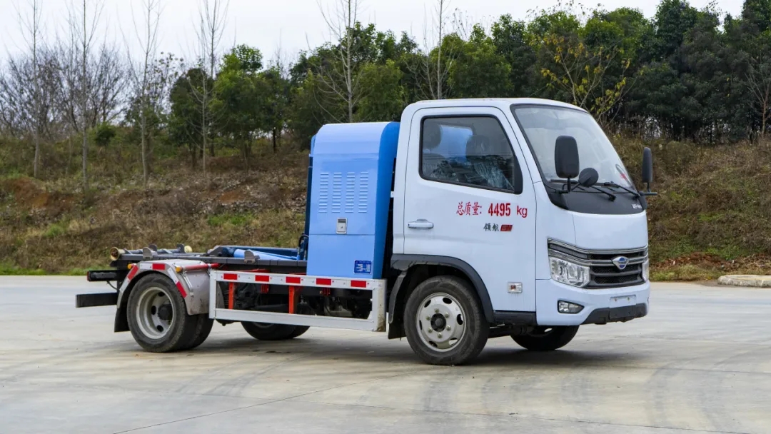 【行业前瞻】新能源环卫车购置成本、停车充电这些坎怎么迈?